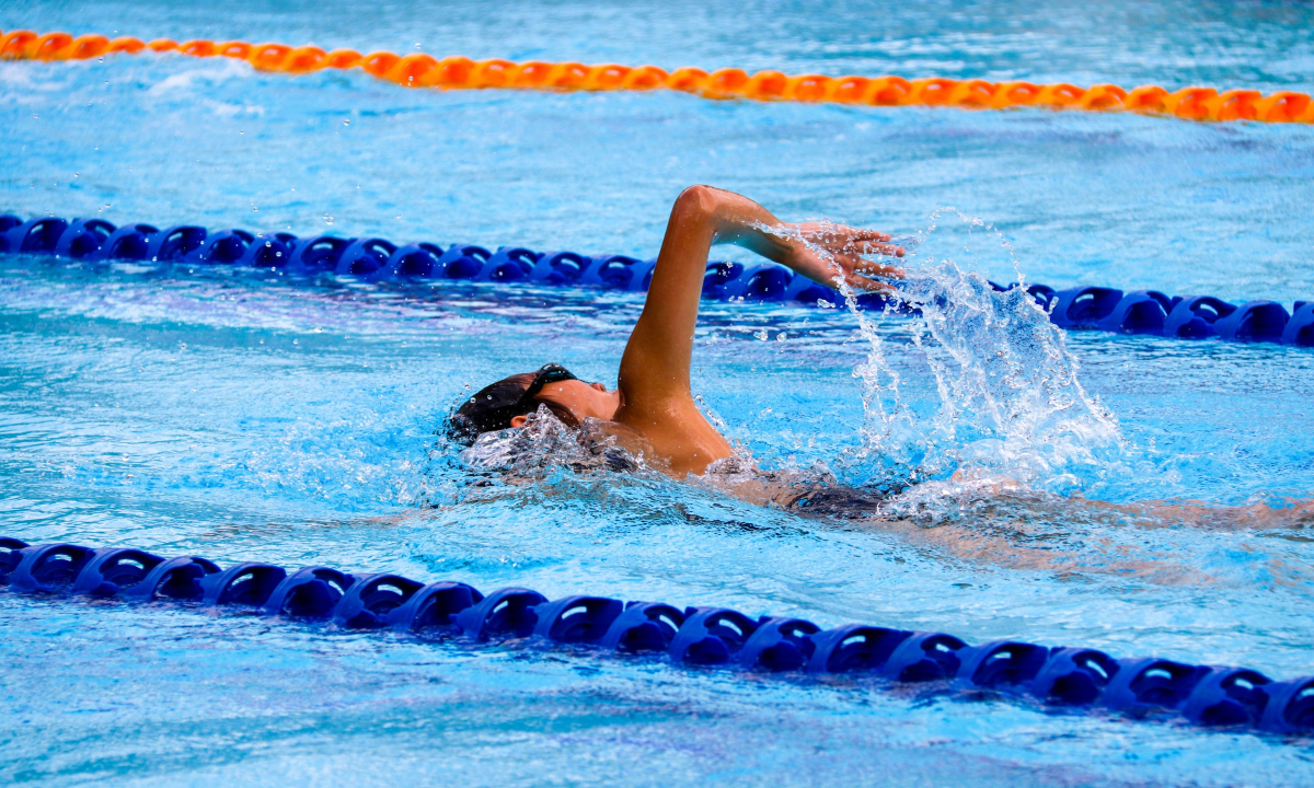 How to Develop Fin Swimming Skills for Underwater Hockey?